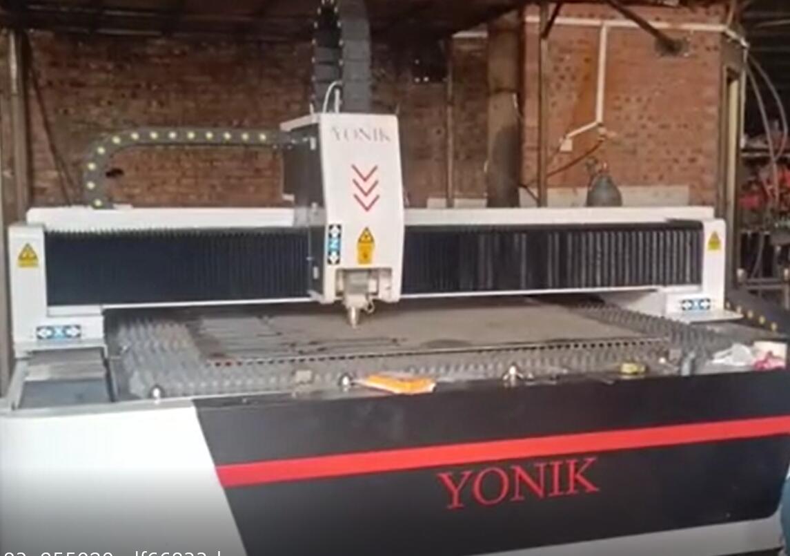 數(shù)控激光金屬切割機(jī)