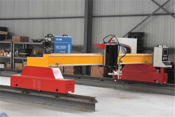 山東龍門式數(shù)控切割機(jī) 山東龍門式數(shù)控切割機(jī)